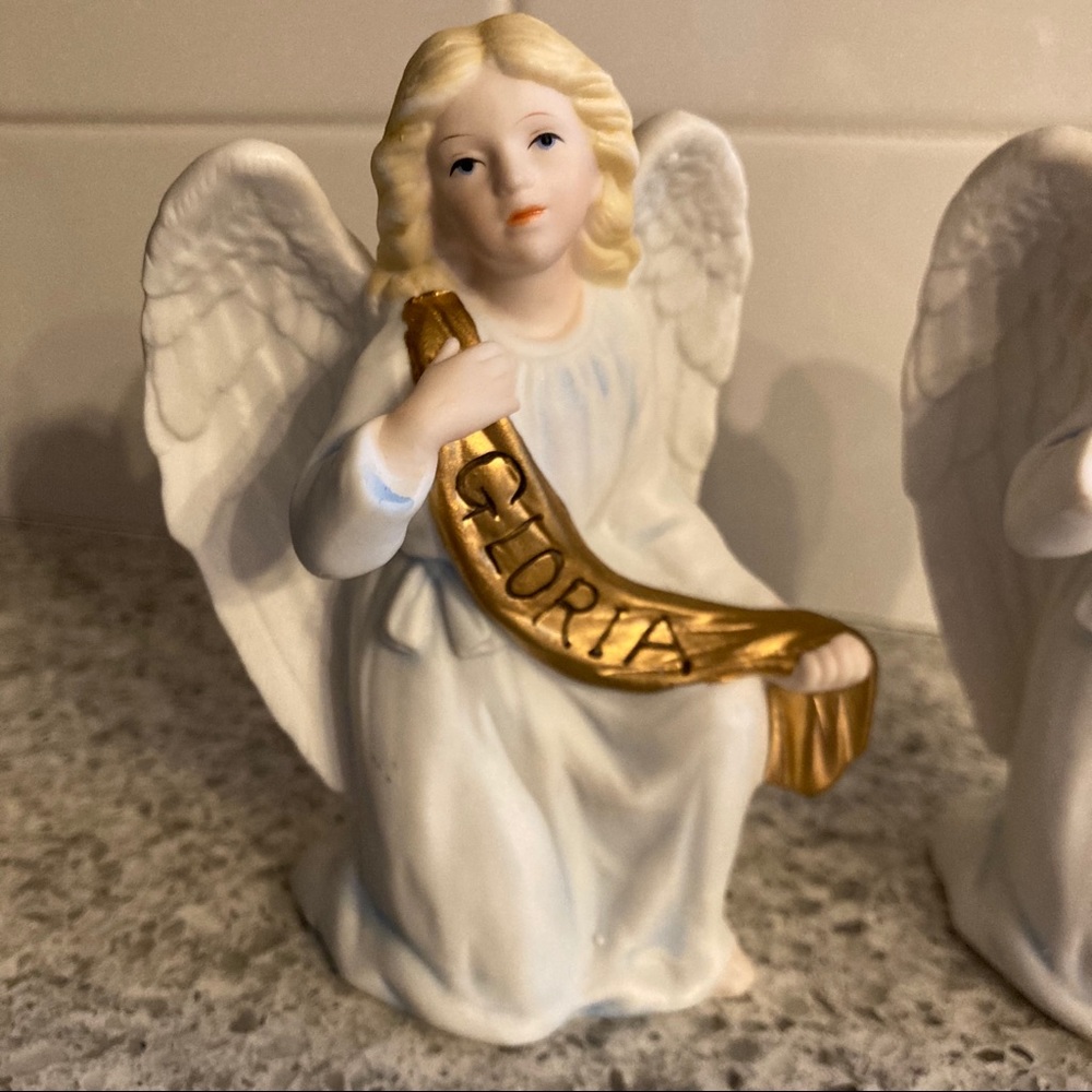 HOMCO Nativity Christmas angel figurines - Picture 2 of 7